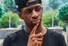 Tobi Brown resize 81 300x276 1 300x220 1