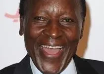 Oliver Litondo Biography, Age ,Net Worth, Wiki, Real Name, Children, Instagram, Parents, partner 2 personalidades 7734 litondo 210x220 1